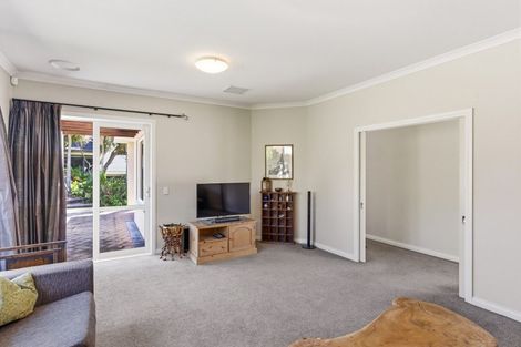 Photo of property in 10 Metzenthin Close, Raumati South, Paraparaumu, 5032