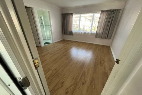 Photo of property in 10 Glenveagh Park Drive, Weymouth, Auckland, 2103