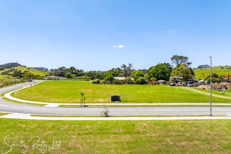 Photo of property in 10 Arahanga Road, Paparoa, 0571