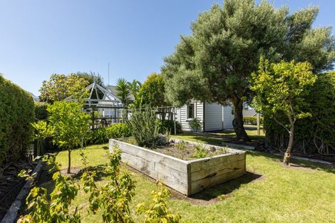 Photo of property in 2 Sealy Road, Bluff Hill, Napier, 4110