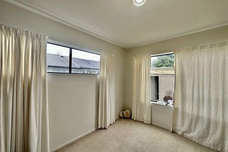 Photo of property in 2/92 North Avon Road, Richmond, Christchurch, 8013