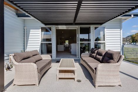 Photo of property in 27 Flotilla Place, Whitby, Porirua, 5024