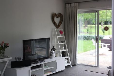 Photo of property in 2/25 Archdall Street, Meadowbank, Auckland, 1072
