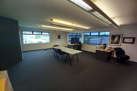 Photo of property in 1/108 Lincoln Road, Henderson, Auckland, 0610