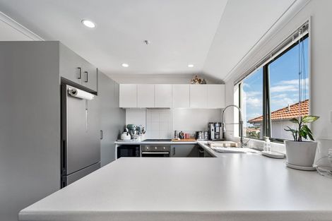 Photo of property in 8 Clea View, Gulf Harbour, Whangaparaoa, 0930