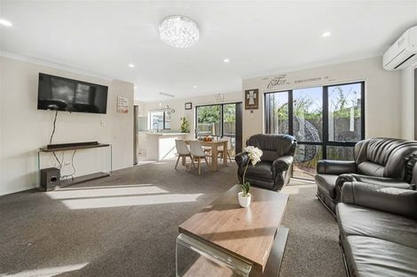 Photo of property in 23 Mckenzie Road, Mangere Bridge, Auckland, 2022