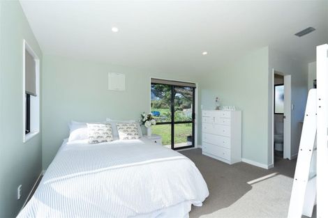 Photo of property in 11 Via Aroha, Waitarere Beach, Levin, 5510