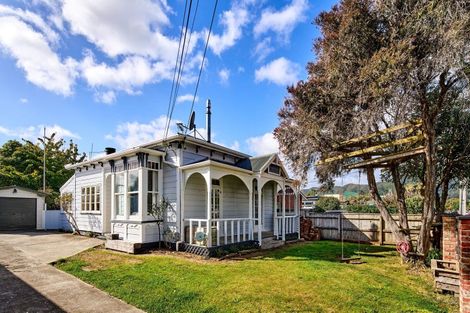 Photo of property in 30 Whites Line West, Woburn, Lower Hutt, 5010