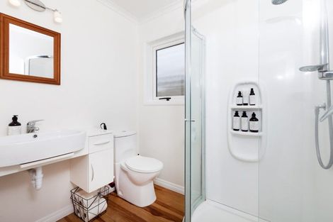 Photo of property in 17 York Crescent, Westown, New Plymouth, 4310