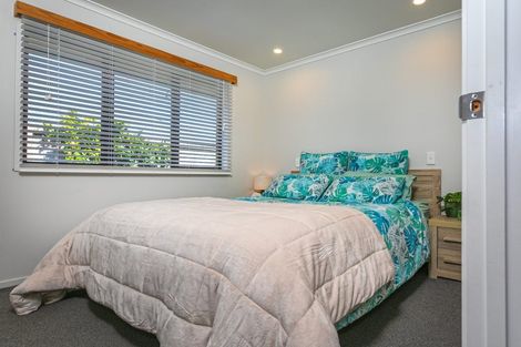 Photo of property in 136 Golden Shore Place, Coromandel, 3506