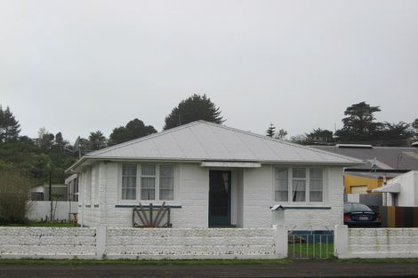 Photo of property in 4 Warre Street, Waitara, 4320