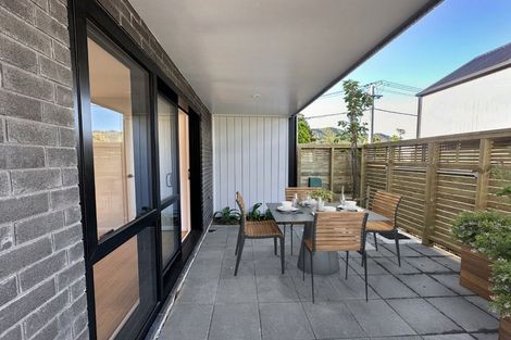 Photo of property in 2/8 Victoria Street, Ebdentown, Upper Hutt, 5018