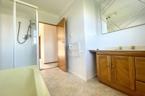 Photo of property in 36 Karaka Crescent, Levin, 5510