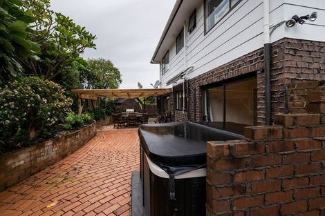 Photo of property in 33 James Evans Drive, Northcote, Auckland, 0627