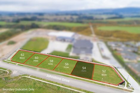 Photo of property in 124 Johnstone Drive, Fitzherbert, Palmerston North, 4410