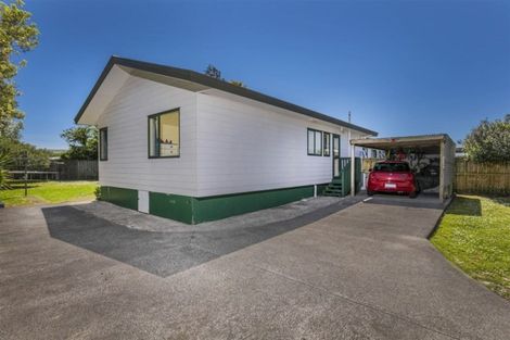 Photo of property in 704a Te Atatu Road, Te Atatu Peninsula, Auckland, 0610