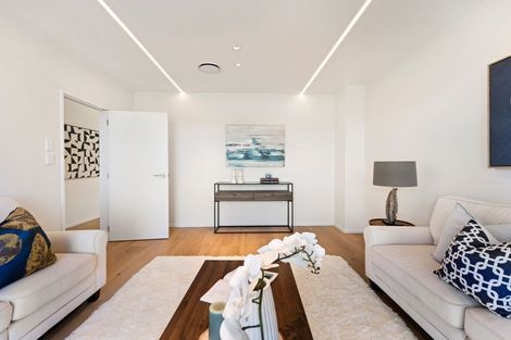 Photo of property in 13 Taipahitini Road, Rosehill, 2113