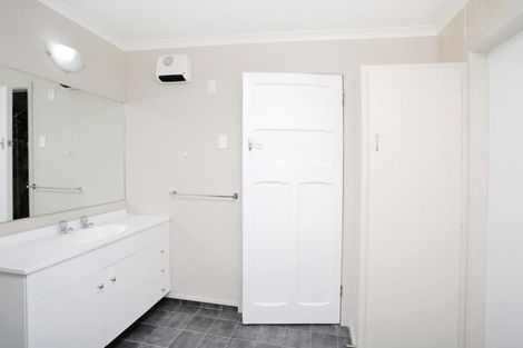 Photo of property in 32 Collingwood Street, Strathern, Invercargill, 9812