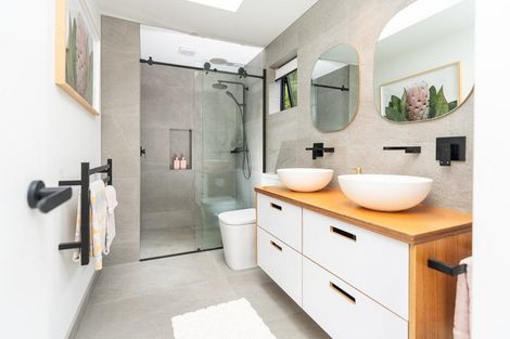 Photo of property in 17 Kim Street, Khandallah, Wellington, 6035