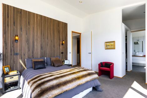 Photo of property in 324a Waikawa Road, Waikawa, Picton, 7220