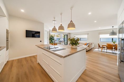 Photo of property in 8 Ramarama Lane, Crofton Downs, Wellington, 6035