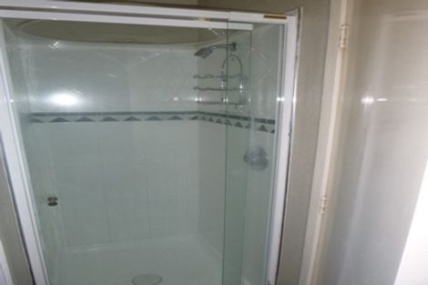 Photo of property in 76 Rosewarne Crescent, Glendene, Auckland, 0602