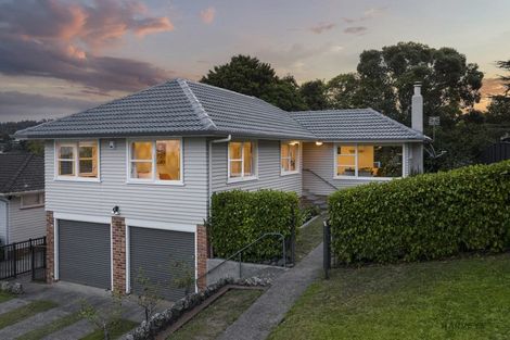 Photo of property in 18 Hilling Street, Titirangi, Auckland, 0604