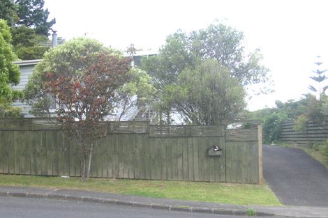 Photo of property in 55 Totaravale Drive, Totara Vale, Auckland, 0629