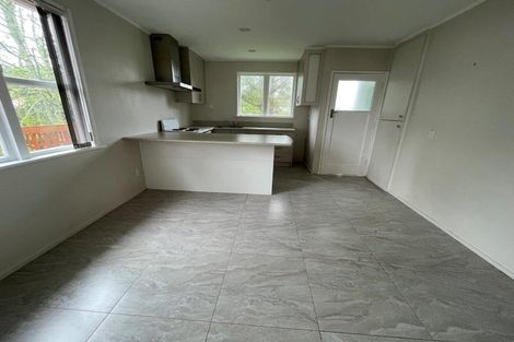 Photo of property in 65 Lauderdale Road, Birkdale, Auckland, 0626