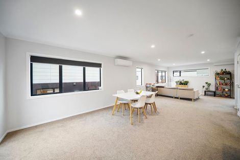 Photo of property in 29b Glanmire Road, Newlands, Wellington, 6037