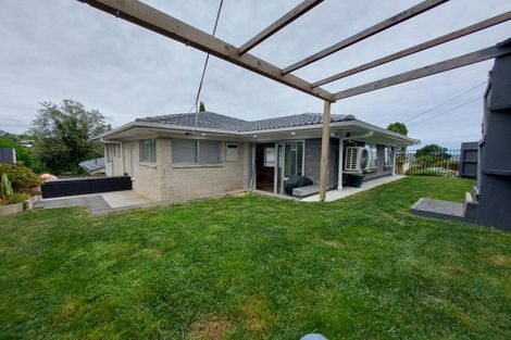 Photo of property in 1/367 Wairau Road, Totara Vale, Auckland, 0629