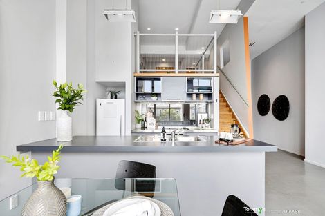 Photo of property in Stadium Garden Flats, 104/107 Thorndon Quay, Pipitea, Wellington, 6011