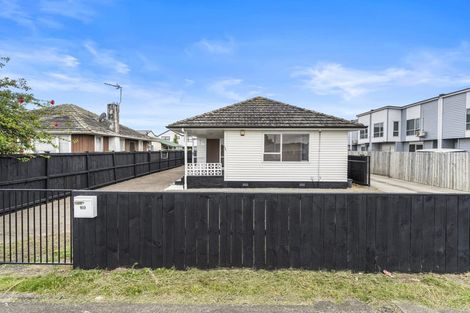 Photo of property in 169 Russell Road, Manurewa, Auckland, 2102