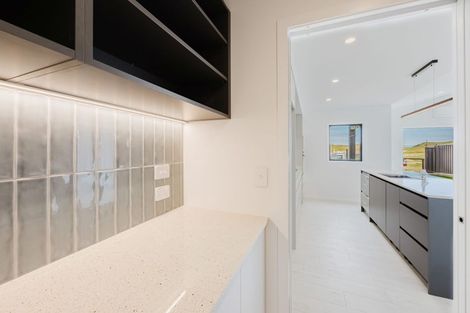 Photo of property in 14 Annie Aranui Drive, Poraiti, 4182