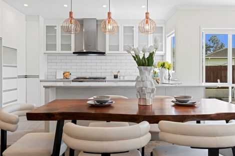 Photo of property in 16a Darren Crescent, Half Moon Bay, Auckland, 2012