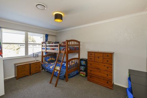 Photo of property in 38 Wikiriwhi Crescent, Awapuni, Palmerston North, 4412