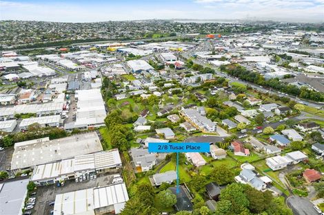 Photo of property in 2/8 Tusac Place, Totara Vale, Auckland, 0627