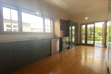 Photo of property in 55 Ellesmere Avenue, Miramar, Wellington, 6022