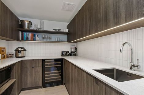 Photo of property in 27 Beachville Road, Redcliffs, Christchurch, 8081