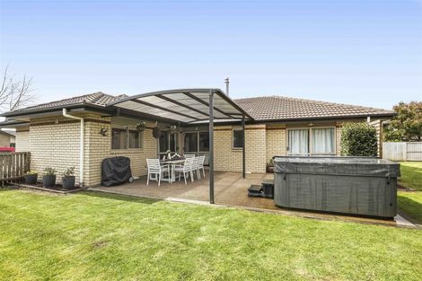 Photo of property in 6 Holly Place, Rototuna North, Hamilton, 3210