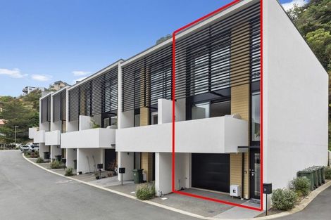 Photo of property in 39 Erica Pabst Way, Island Bay, Wellington, 6023