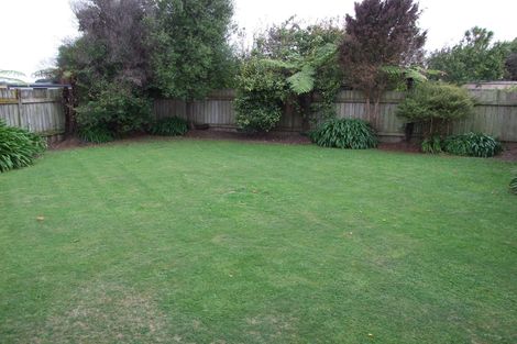 Photo of property in 17 Delta Place, Milson, Palmerston North, 4414