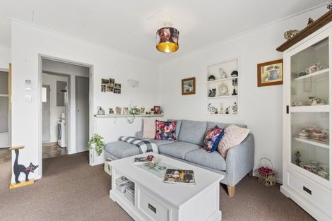 Photo of property in 73 Great North Road, Saint Johns Hill, Whanganui, 4501