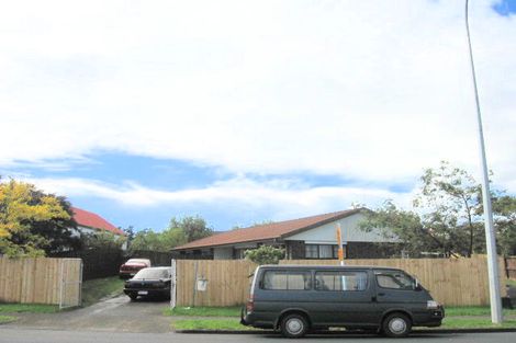 Photo of property in 52 Aviemore Drive, Highland Park, Auckland, 2010