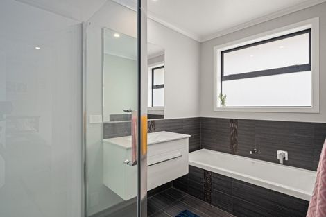 Photo of property in 10 Ponga Place, Papamoa Beach, Papamoa, 3118