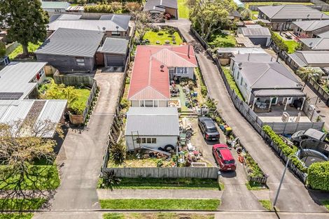 Photo of property in 14 Tawa Street, Inglewood, 4330