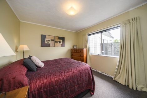 Photo of property in 17 Cargill Grove, Kelvin Grove, Palmerston North, 4414