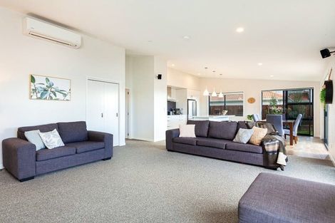 Photo of property in 1320b Papamoa Beach Road, Papamoa Beach, Papamoa, 3118
