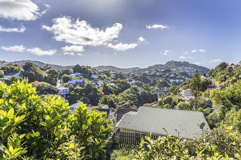 Photo of property in 5 Cluny Avenue, Kelburn, Wellington, 6012