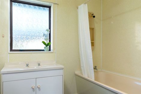 Photo of property in 35 Moana View Road, Waikawa, Picton, 7220